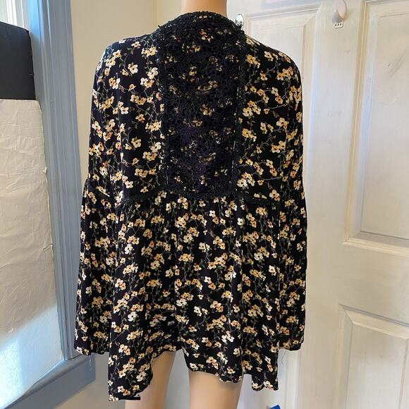Suzanne Betro Weekend Floral Top Blouse 1X Black Yellow Floral Lace Coastal Boho - Picture 7 of 8